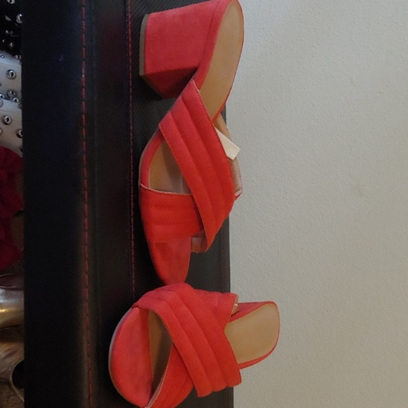 Sandals - Picture 2 of 3